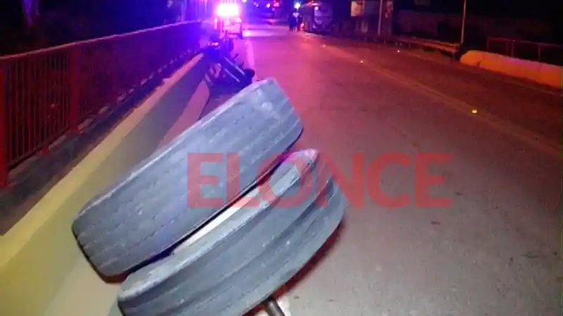 Colectivo perdió dos ruedas y casi fue una tragedia