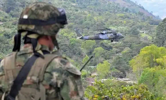 Combates entre el ejército colombiano y el ELN no cesan en Antioquia y Bolívar