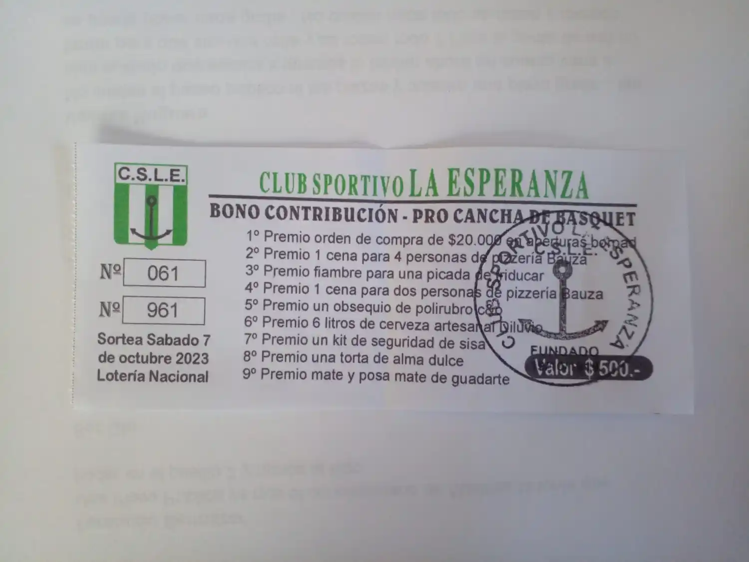 Bono contribución para una cancha de básquet