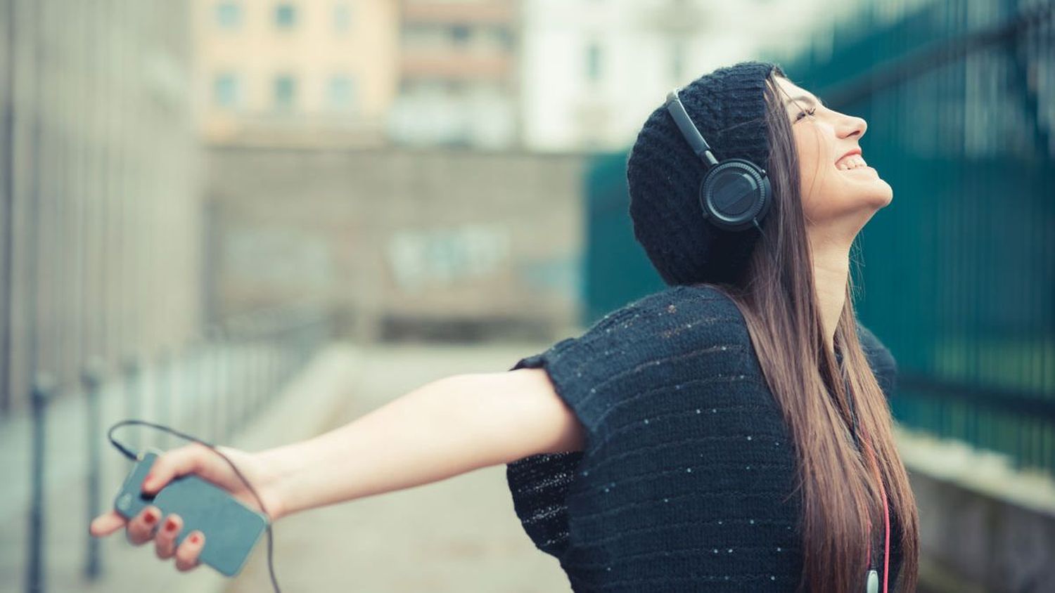Cambia de estado de ánimo y  frecuencia escuchando música (+ Videos)