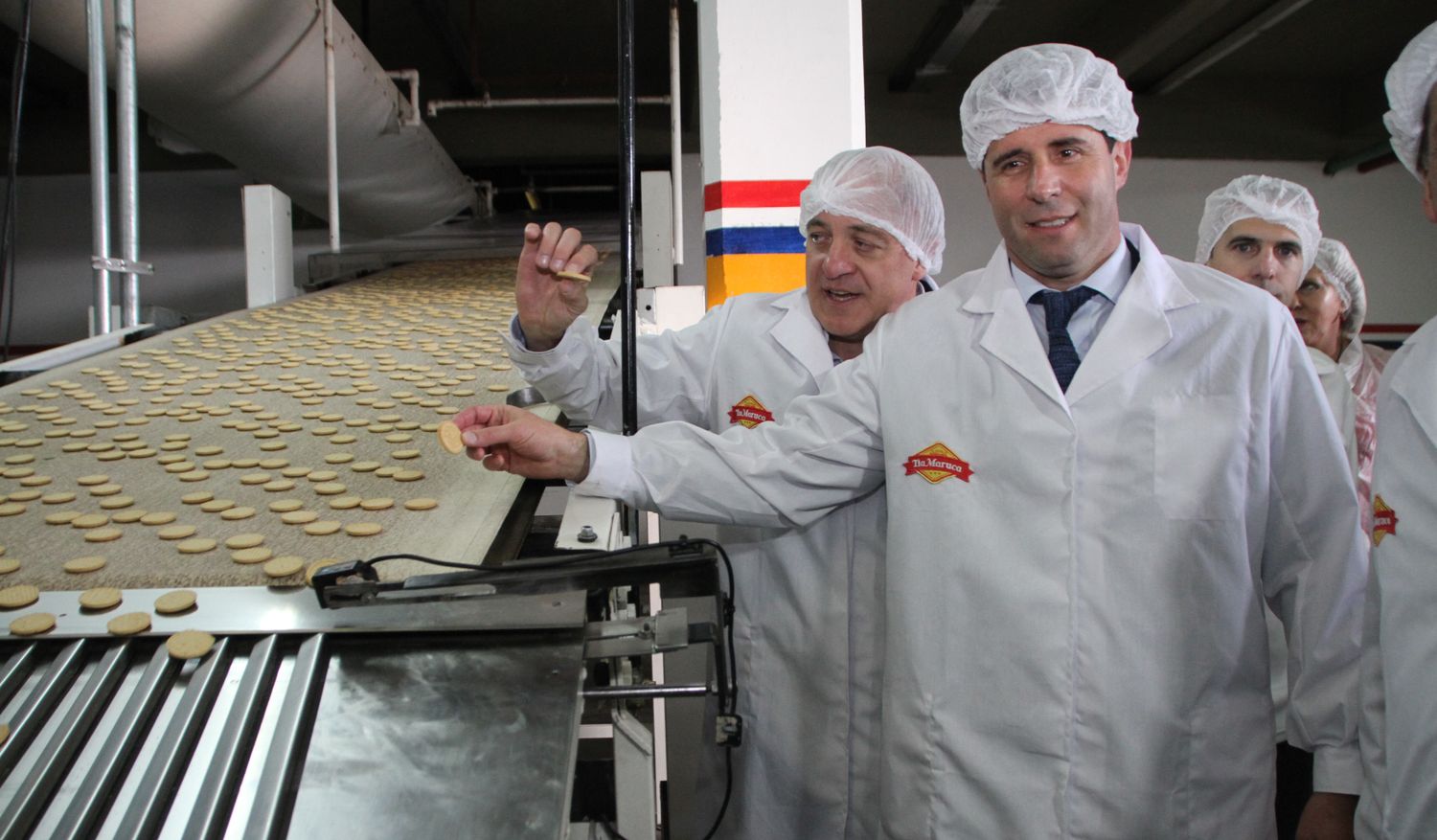 Una reconocida empresa de galletitas paró su planta y le dio una semana de licencia al personal