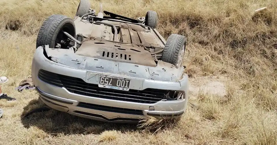Vuelco en el km. 594 de la Ruta 3