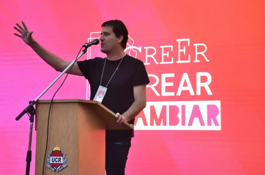 La UCR lanzó su programa de educación en el Colegio Nacional