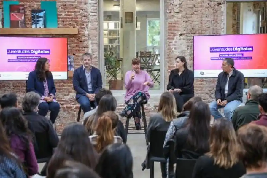Juventudes Digitales: un programa destinado a la formación de jóvenes