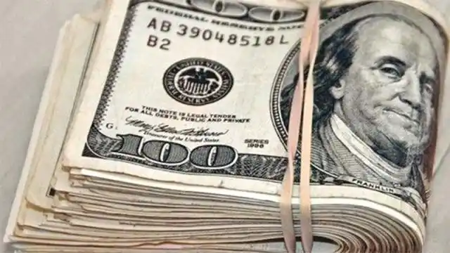 Nueva estafa con "cuento del cepo": Robaron u$s 6 mil y pesos que había ahorrado