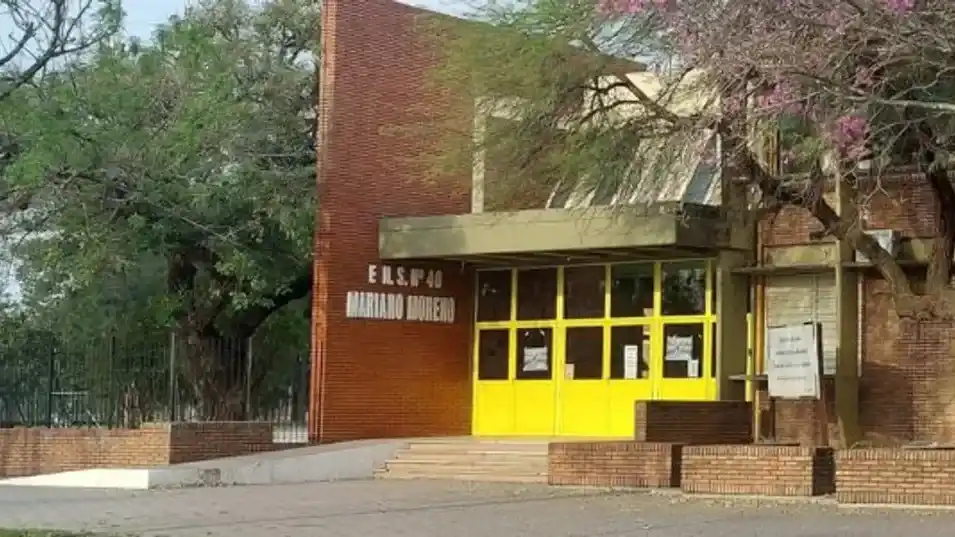 Un alumno de 15 años entró armado a un colegio en Santa Fe y mató a otro de 13