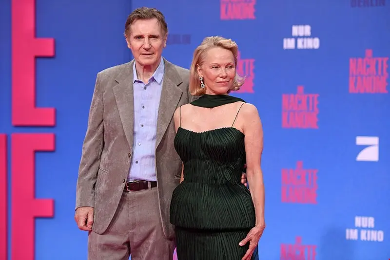 El actor de 73 años junto a la actriz de 58 años.