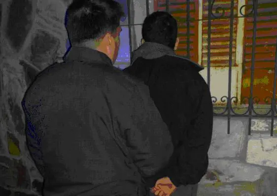 Repartía cocaína en una moto y fue detenido en Quequén