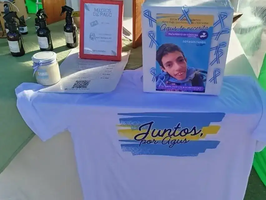 "Juntos por Agus", el lema de la campaña solidaria.