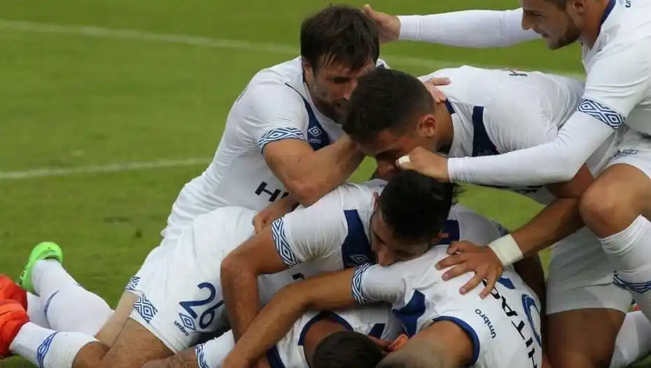 Vélez goleó 3-0 a Tigre