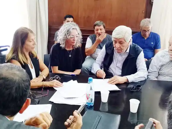 Camioneros acordó un aumento salarial dentro de los parámetros que quiere el Gobierno