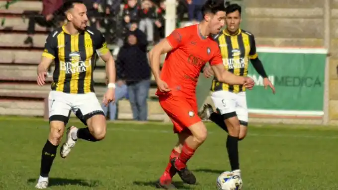 Olimpo igualó en Otamendi