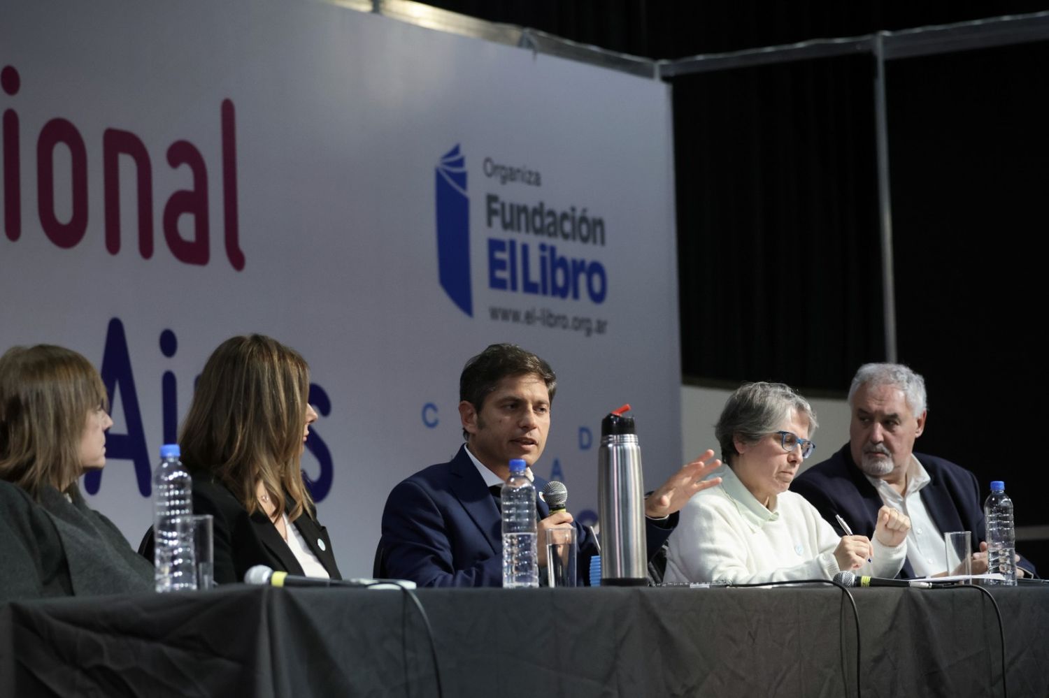 Kicillof estuvo en la Feria del Libro y anunció que la Provincia continuará 10 obras de infraestructura universitaria