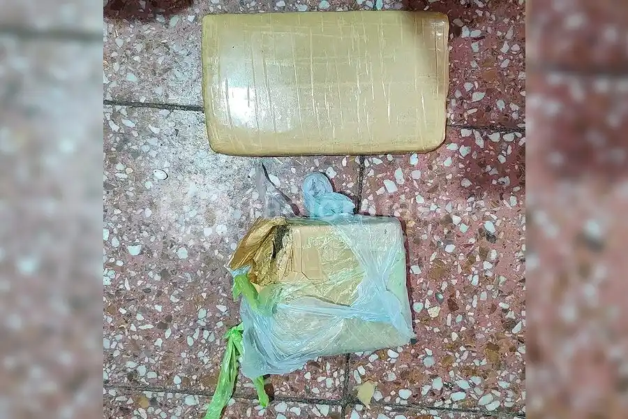 Detuvieron a un peligroso delincuente de San Francisco por "andar" con más de 1kg de marihuana