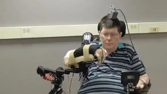 ¡TODO ES POSIBLE! Así un hombre paralizado logró expresarse con una neuroprótesis
