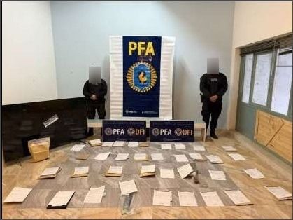 La Policía Federal Argentina desarticuló 15 puntos de venta de estupefacientes.