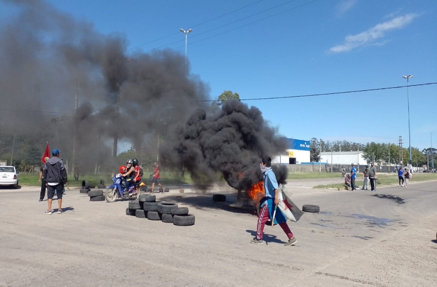 Corte y manifestación en la Ruta 88: "El pueblo tiene cada vez más hambre"