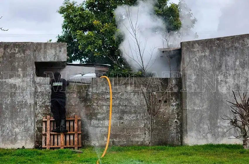 Se incendió un galpón en barrio Peralta Ramos