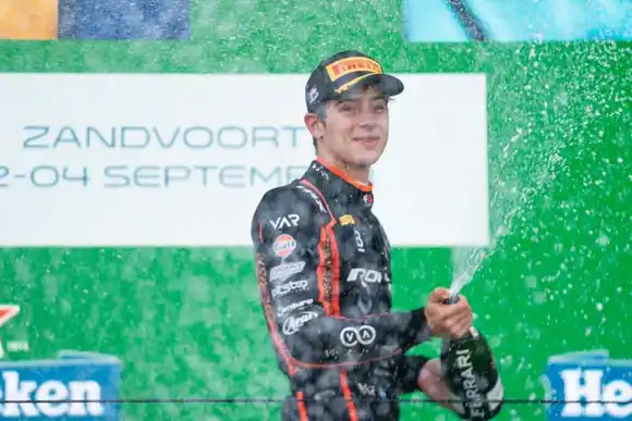 Franco Colapinto por el subcampeonato en Italia