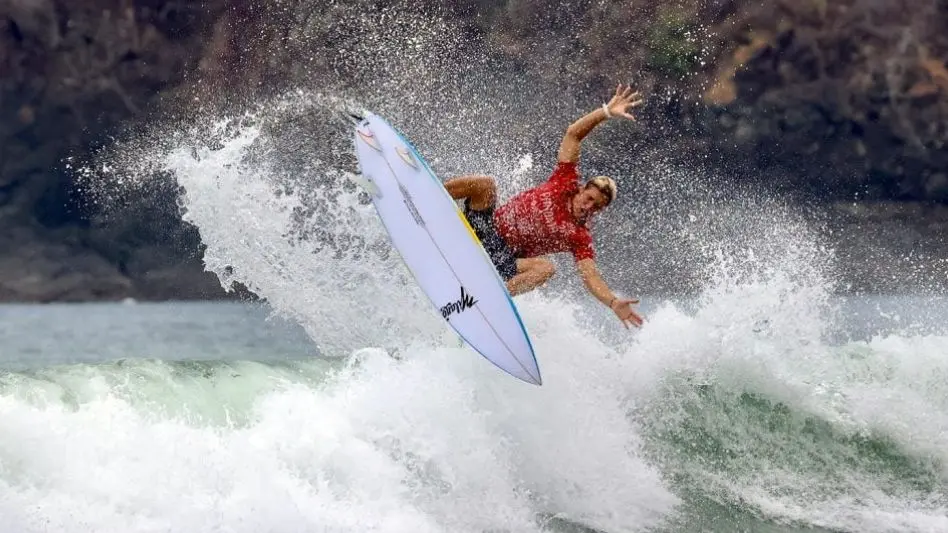 Thiago Passeri rozó el oro y se colgó la plata en los Panamericanos de Surf y SUP