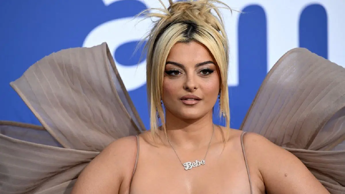 EN FOTO Y VIDEO: así quedó la cara de Bebe Rexha luego de que le lanzaran un objeto en pleno show