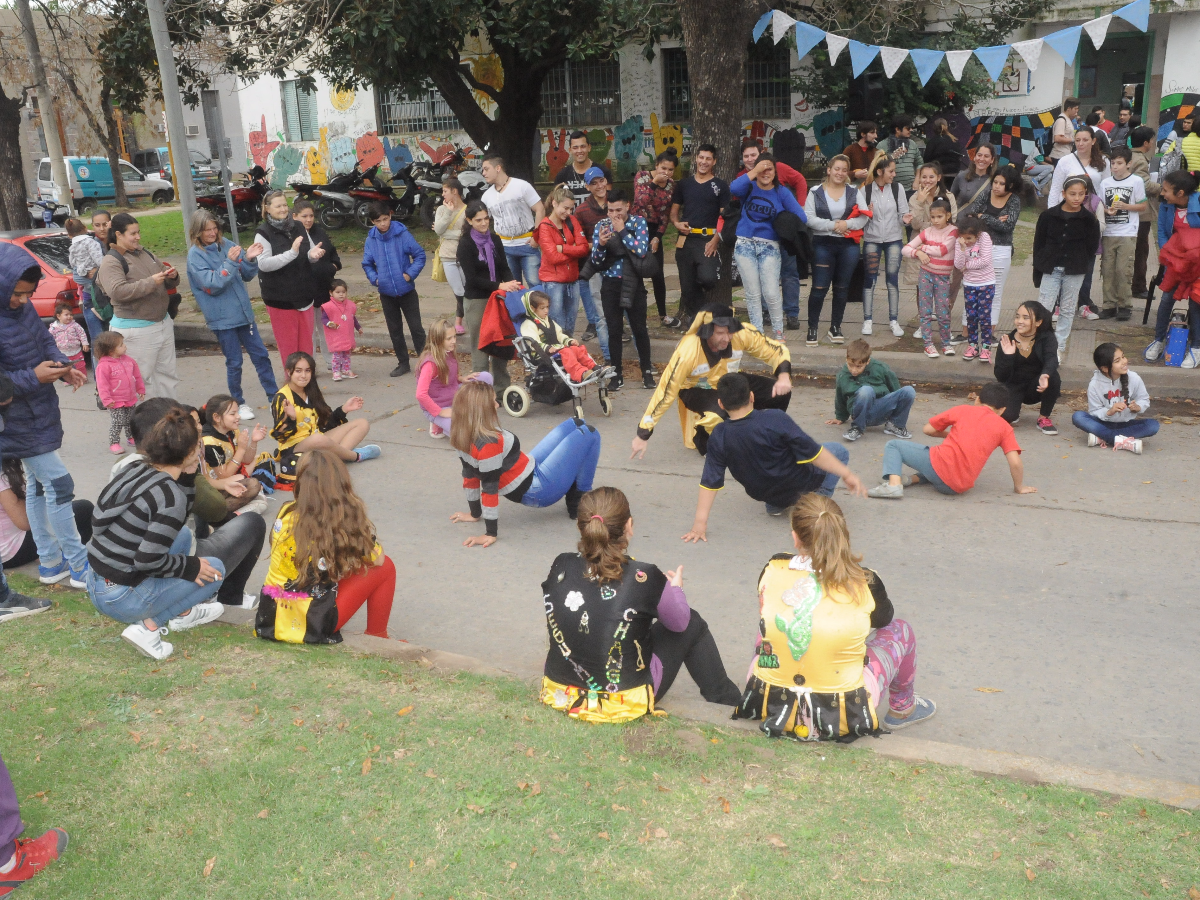 Compañía y amistad, el valioso regalo de estudiantes para los chicos de la Residencia 