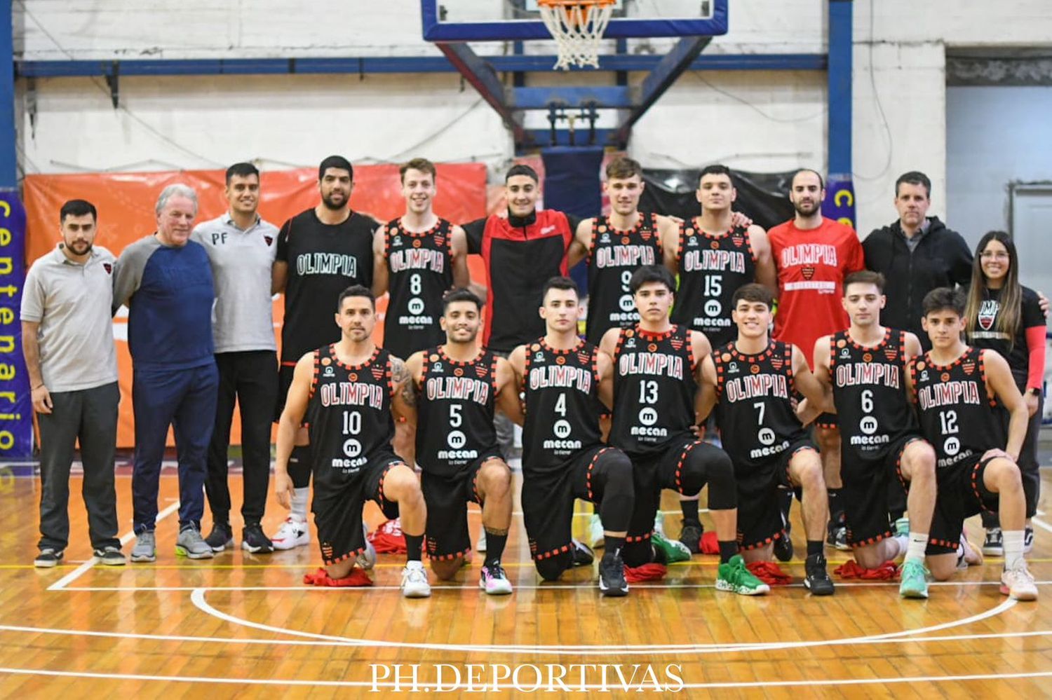 El Rojo quiere mantener el invicto en el torneo. Foto: Lola Calace