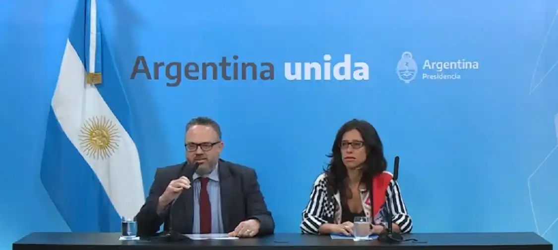 El Gobierno nacional lanzó una canasta escolar de 10 útiles a $500