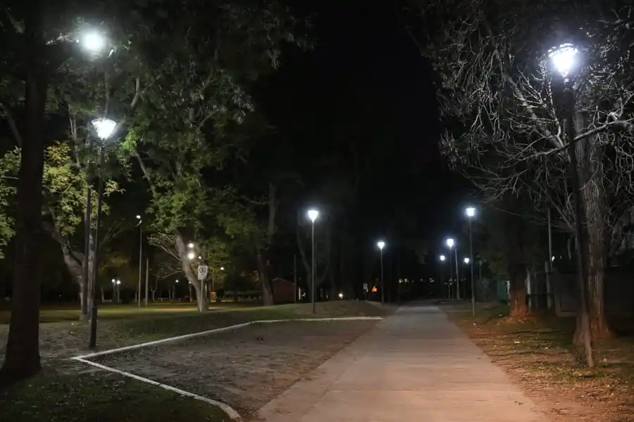 Remedios de Escalada también cuenta con iluminación Led