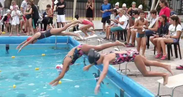 Natación: Náutico y Pescadores en San Nicolás