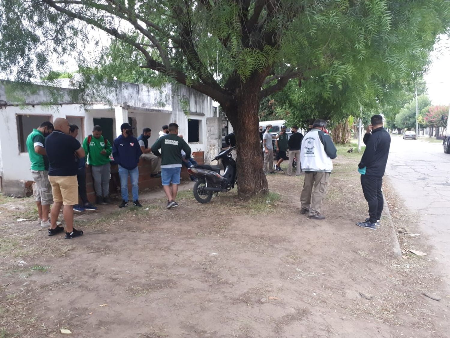 El Centro de Comercio repudió a Camioneros por el bloqueo a una distribuidora