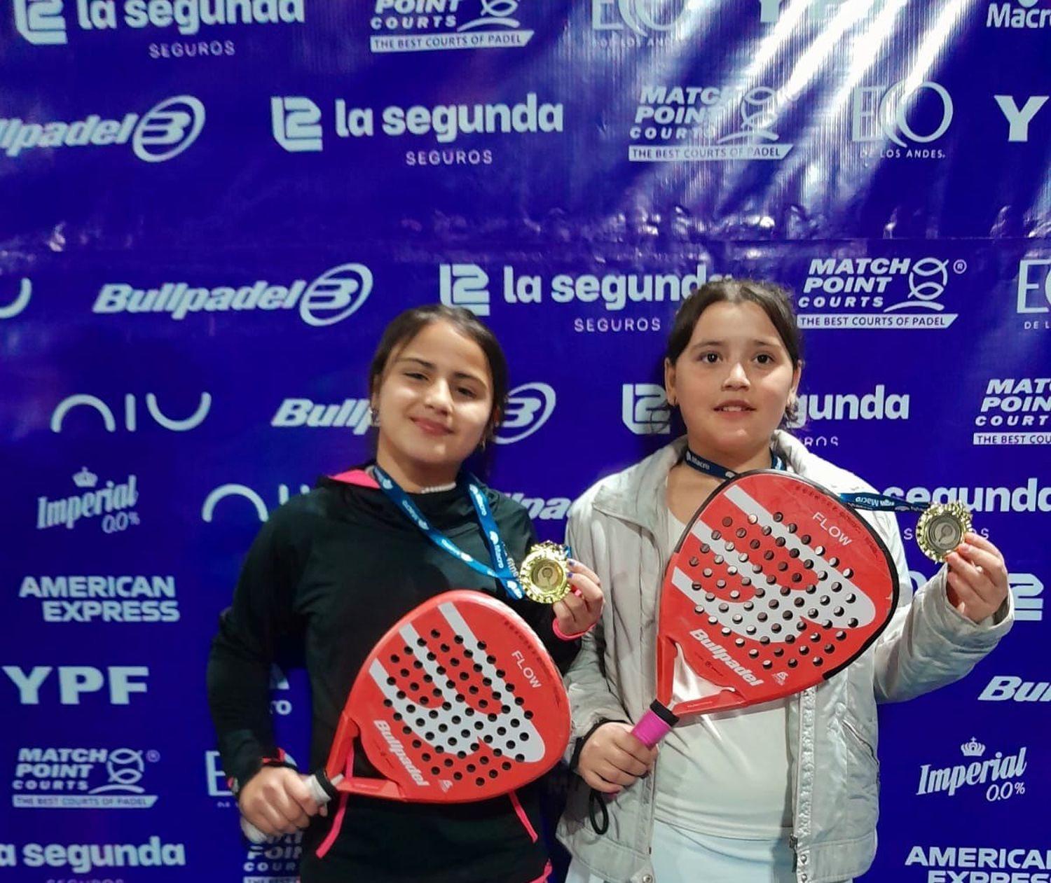 Isabella Gavilán y Rhaiza Hamue. Campeonas nacionales