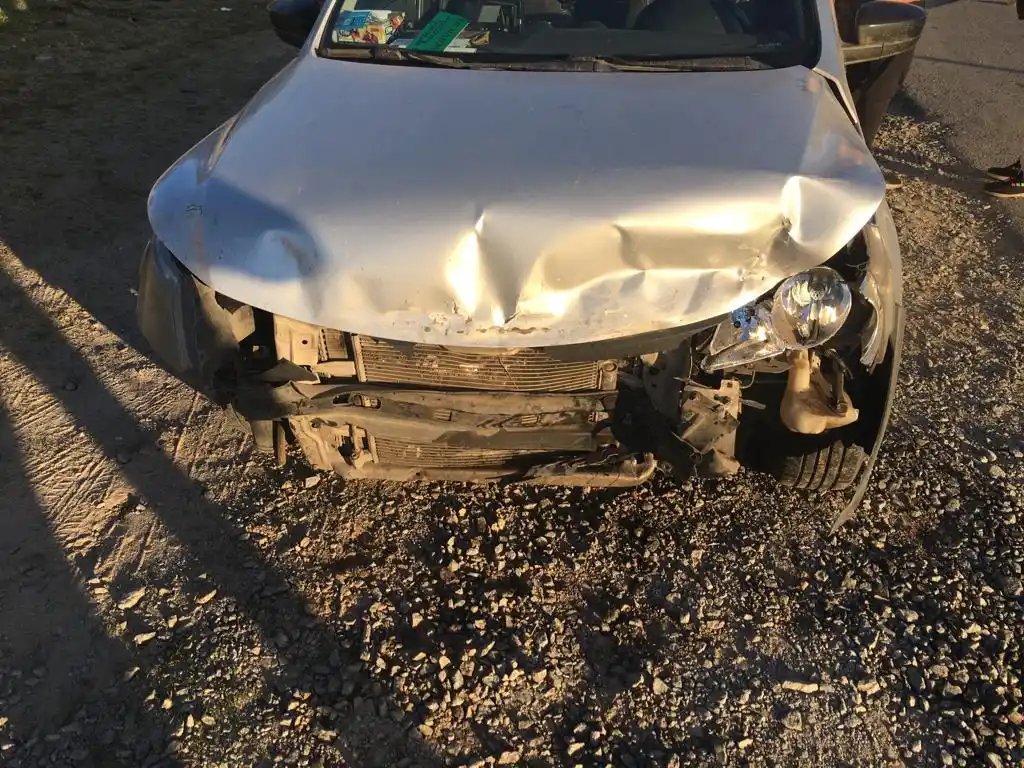 Un hospitalizado tras un accidente en la rotonda del Dique