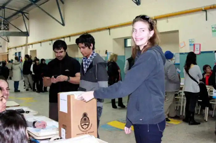 El voto de los jóvenes y la inocencia perdida