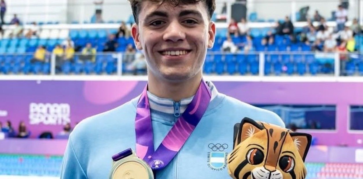 El marplatense Ulises Saravia le dio la tercera medalla dorada a la delegación argentina en los Juegos Panamericanos Junior de Asunción 2025.Foto:Clarin