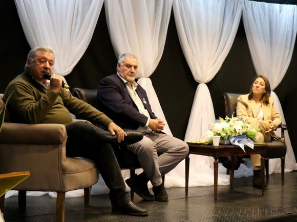 Charla “Del precariado a la dignidad: desafíos para la Acción Progresista”