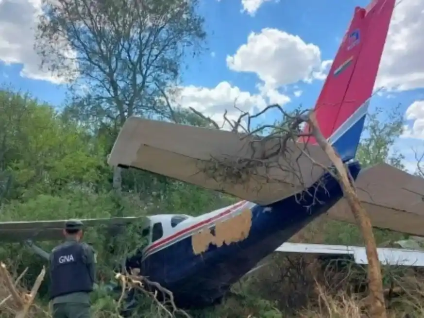 La avioneta llevaba un cargamento millonario.