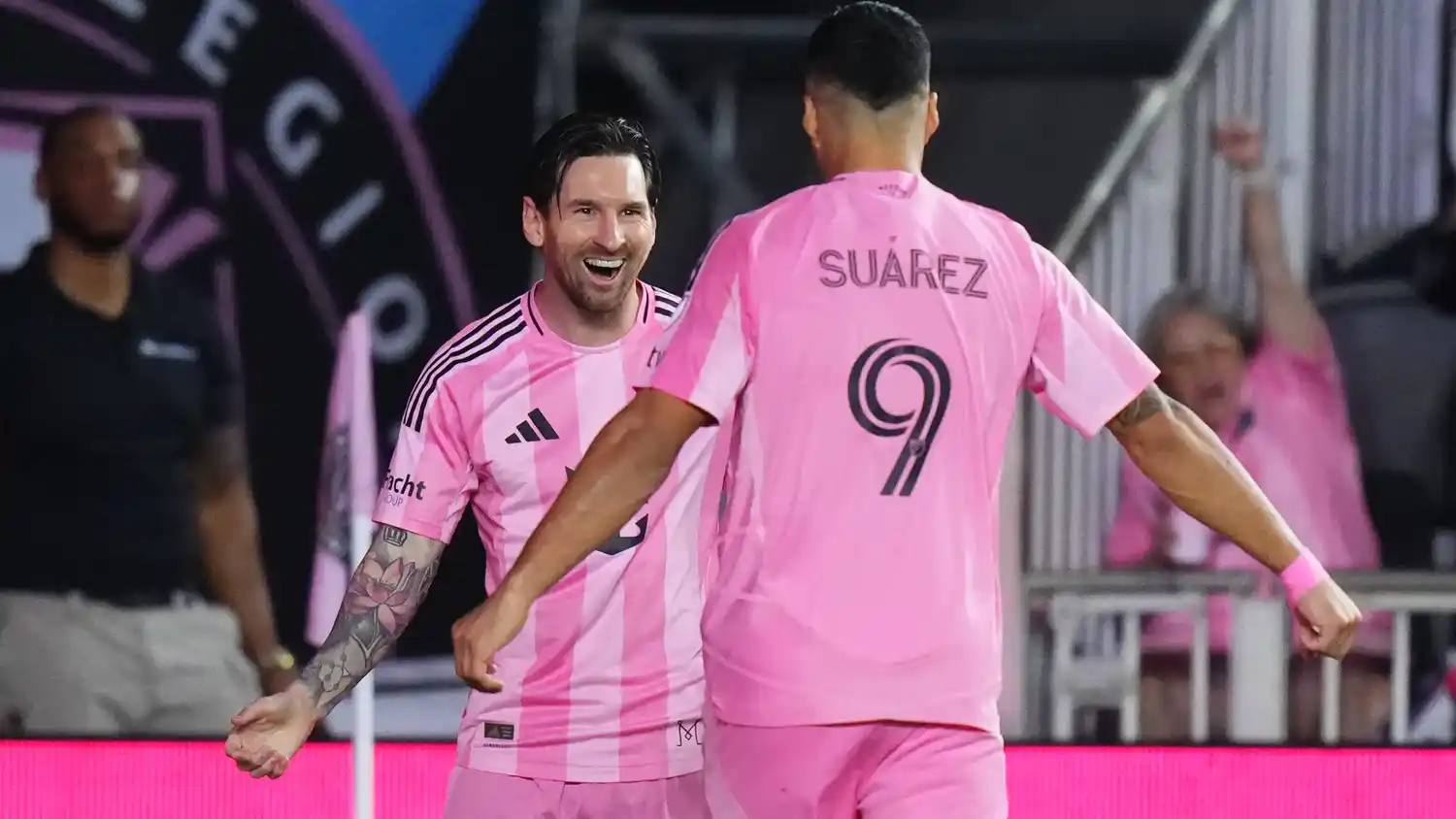 Festejo de Lionel Messi, junto a su amigo Luis Suárez