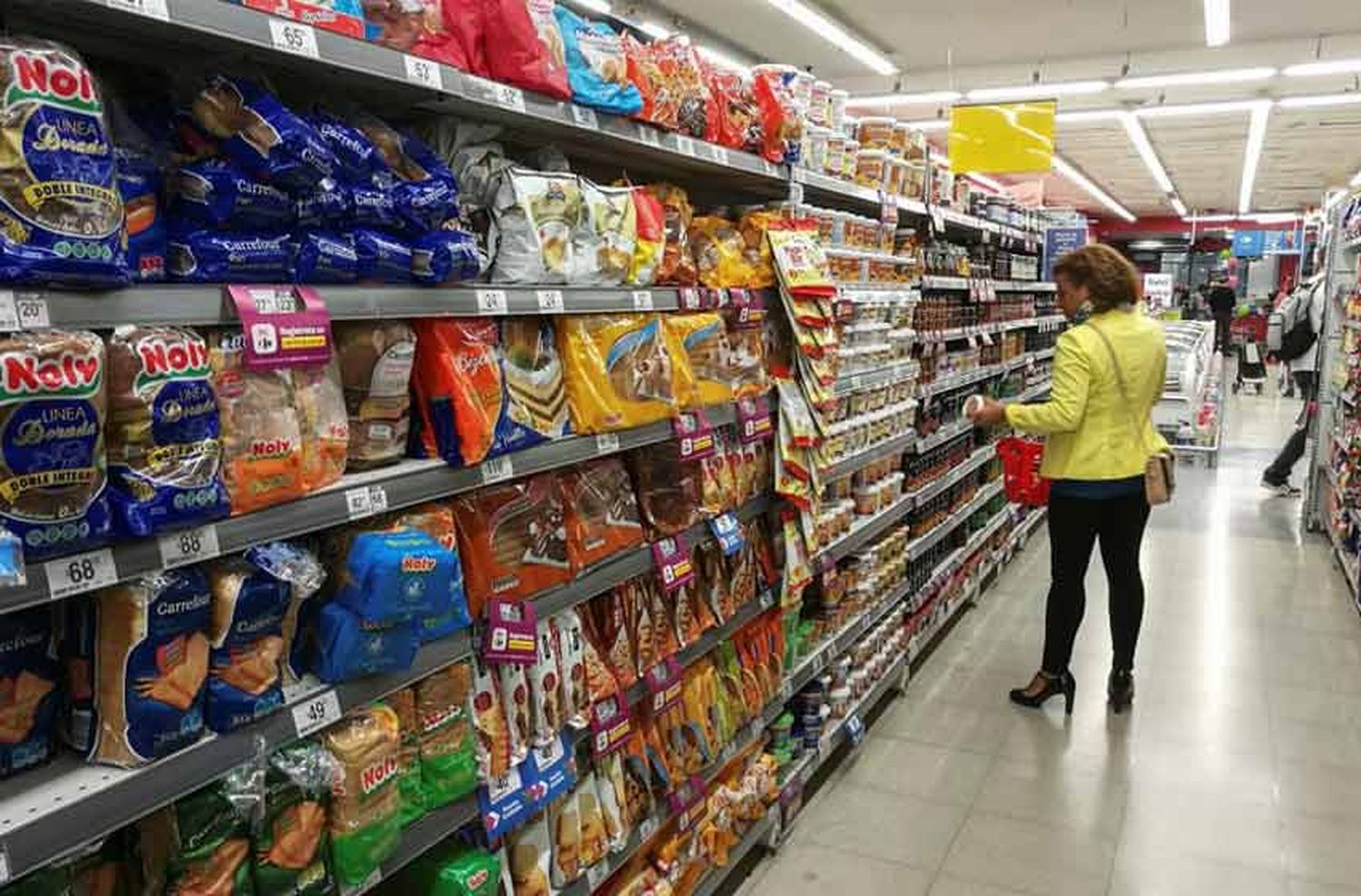 Las ventas en supermercados bajaron un 2,6% en mayo