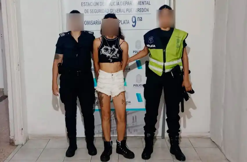 "Esa musculosa es la que nos robaron", reconoció la vendedora y atraparon a la ladrona