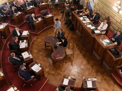 Santa Fe: Senadores reciben a cuatro ministros por un préstamo de 50 millones de euros