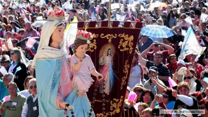 Una multitud celebró el 33 aniversario de la virgen del Rosario