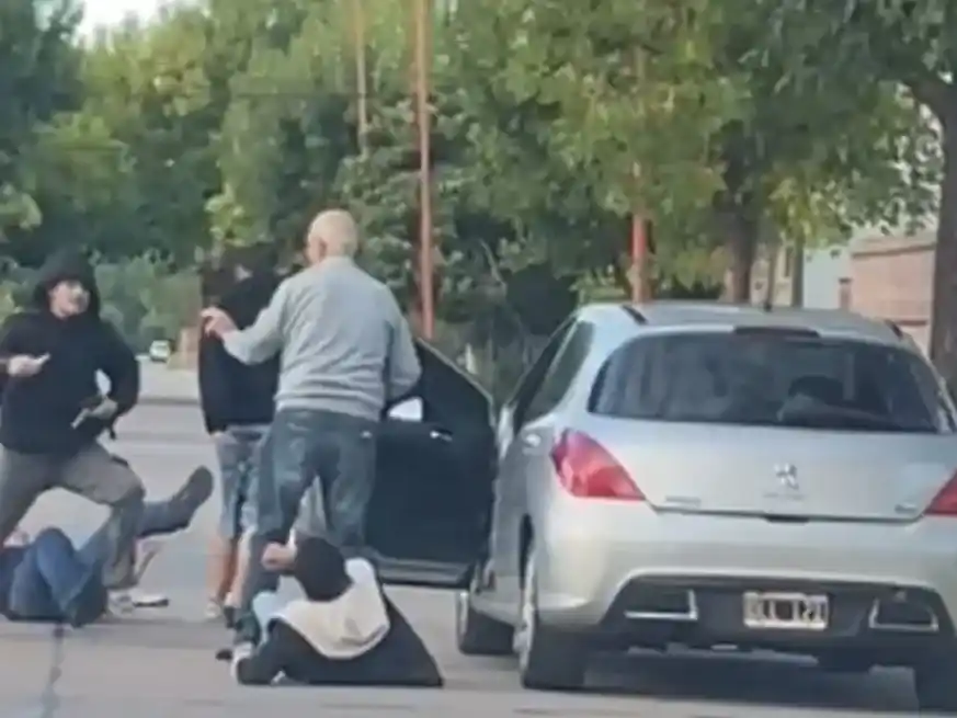 Quedó grabado en un video el brutal asalto