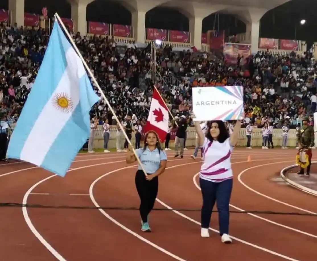 Antonella Ruiz Díaz fue abanderada de la delegación argentina en México
