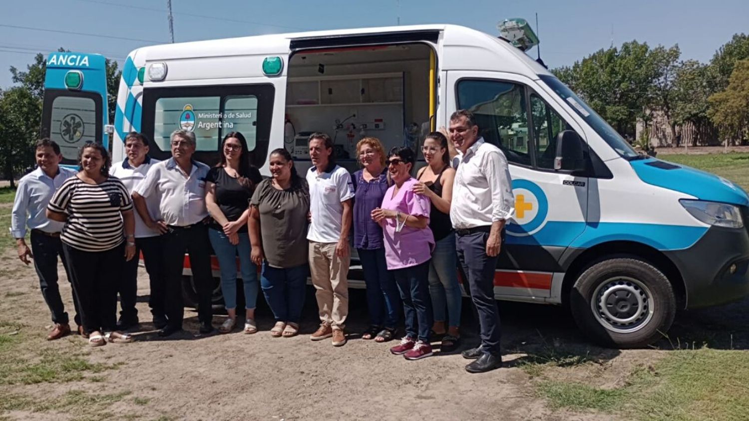 La Provincia entregó dos ambulancias en el departamento General Obligado 