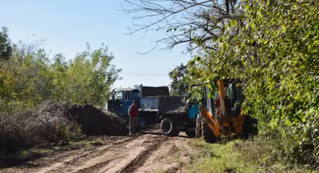 Paso de Alonso: se realizan trabajos de mejoramiento de calles