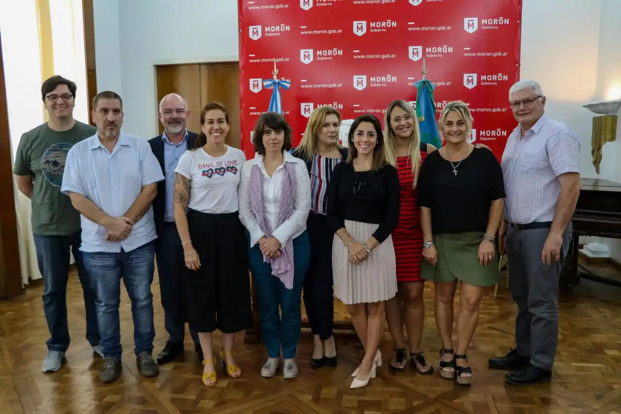 Morón recibió a profesionales en representación de la Reina de Dinamarca