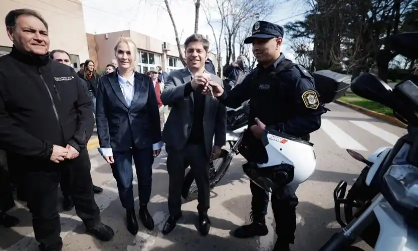 Kicillof entregó nuevos patrulleros para fortalecer la seguridad