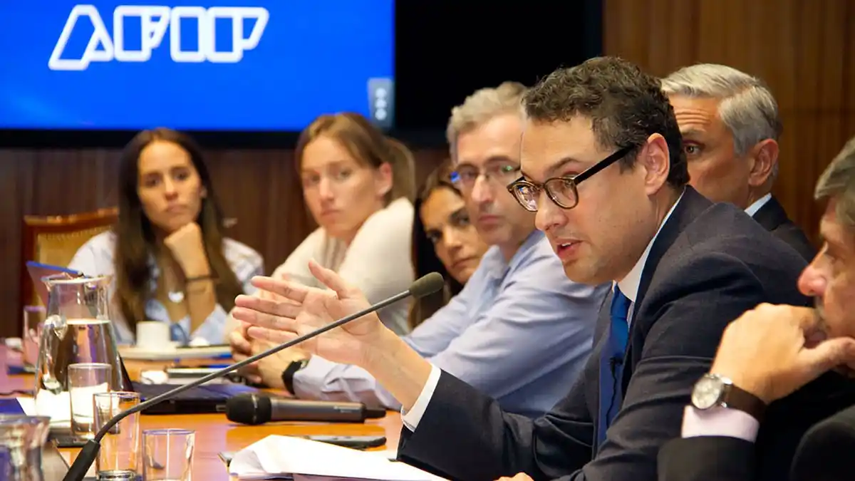 La UIA se reunió con el titular de la AFIP y pidió medidas que den “alivio financiero”