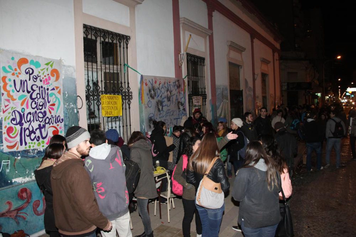 Con una manifestación pacífica, estudiantes del IPAT reiteraron su reclamo 